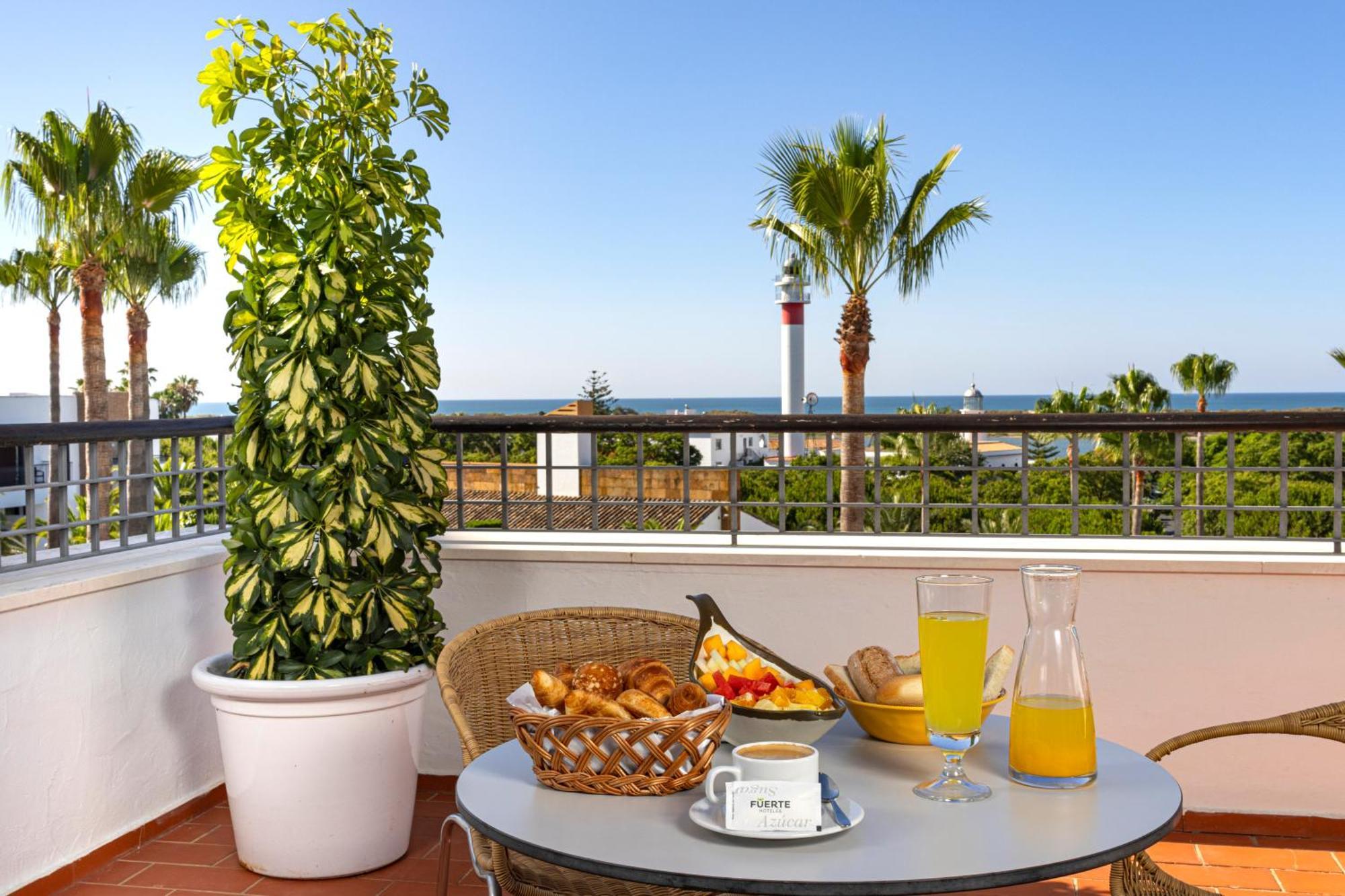 Hotel Fuerte Эль-Ромпидо Экстерьер фото